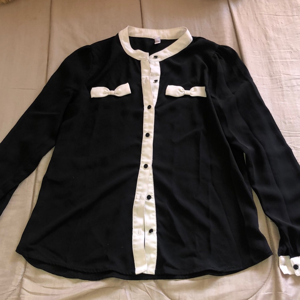 🎀 Bowed Button Up